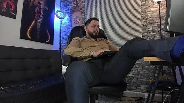 Snapshot of Ethan_Castellano chatting on April 14, 2026, 9:31 pm Ethan Castellano online show from April 14, 2026, 9:31 pm