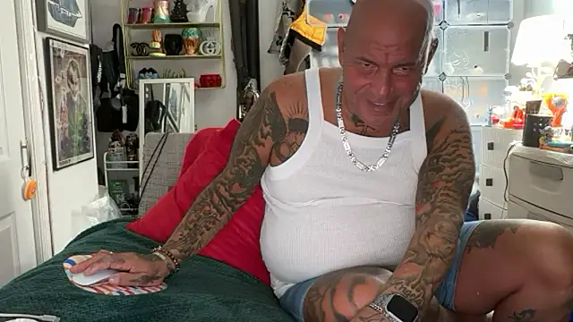 Snapshot of joeytatts66 chatting on November 17, 2025, 2:37 am joeytatts66 online show from November 17, 2025, 2:37 am