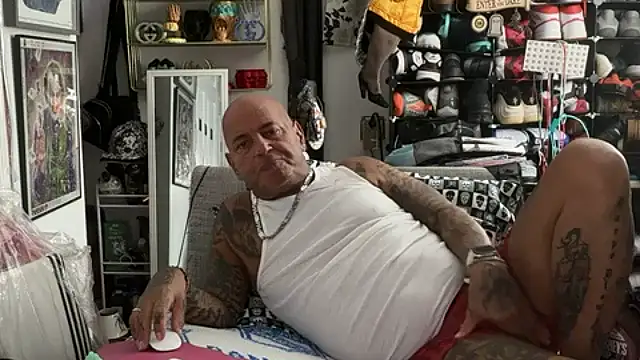 joeytatts66 online show from February 4, 2026, 3:01 am