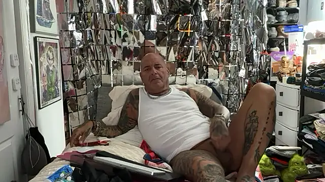 Snapshot of joeytatts66 chatting on May 18, 2026, 3:06 am joeytatts66 online show from May 18, 2026, 3:06 am