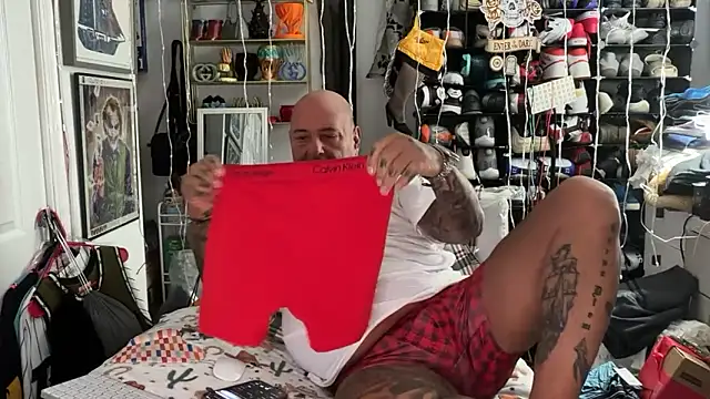 joeytatts66 online show from December 19, 2025, 2:48 am