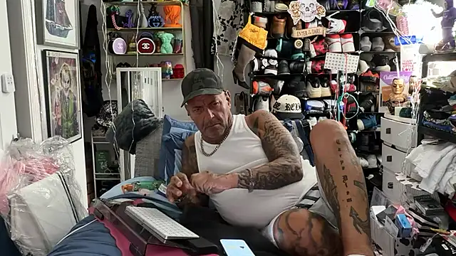 joeytatts66 online show from March 20, 2026, 2:12 am