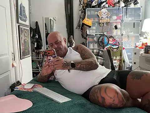 Snapshot of joeytatts66 chatting on October 23, 2025, 1:15 am joeytatts66 online show from October 23, 2025, 1:15 am