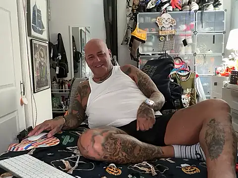 Snapshot of joeytatts66 chatting on October 25, 2025, 4:22 am joeytatts66 online show from October 25, 2025, 4:22 am