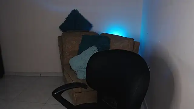 iam emy online show from April 21, 2026, 8:48 pm