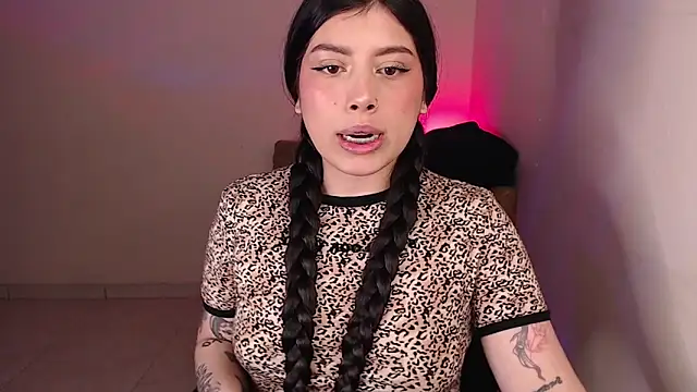 Snapshot of iam_emy chatting on February 26, 2026, 12:10 am iam emy online show from February 26, 2026, 12:10 am