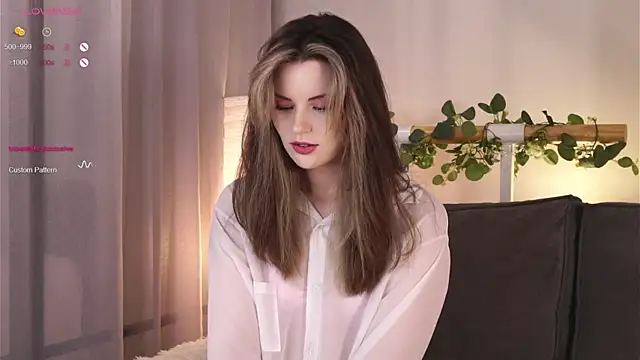 LoraDevon online show from September 20, 2025, 4:23 pm