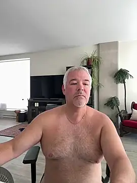 Snapshot of aarosteev2 chatting on May 5, 2026, 2:42 pm aarosteev2 online show from May 5, 2026, 2:42 pm