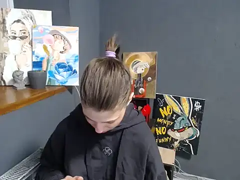 Snapshot of felicity_gold chatting on April 1, 2026, 6:04 am felicity gold online show from April 1, 2026, 6:04 am