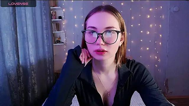 Snapshot of Miya_Mark chatting on February 16, 2025, 2:00 pm Miya Mark online show from February 16, 2025, 2:00 pm