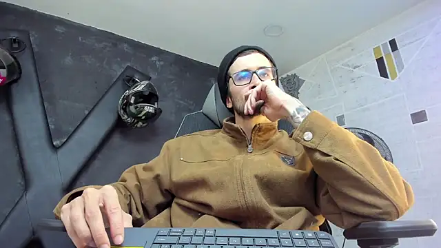 Loggan donnelly online show from September 20, 2025, 8:14 pm