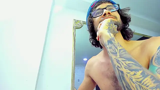 Loggan donnelly online show from March 19, 2025, 11:25 pm