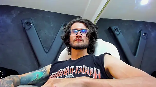 Loggan donnelly online show from March 23, 2025, 2:37 am