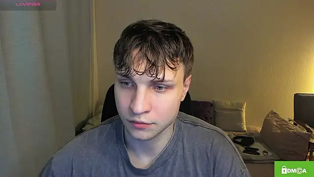 handsome guy01 online show from February 24, 2026, 3:46 pm