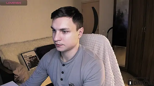 handsome guy01 online show from October 18, 2025, 2:24 am