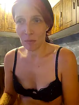 Lenchen  online show from May 21, 2026, 7:33 pm