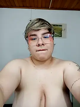 amalia love online show from February 8, 2025, 10:51 pm