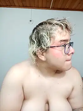 amalia love online show from November 29, 2025, 4:29 pm