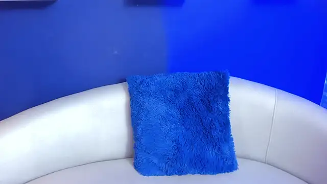 Lillyjonnes  online show from January 30, 2025, 8:10 pm