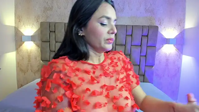 Lillyjonnes  online show from February 14, 2025, 8:05 pm