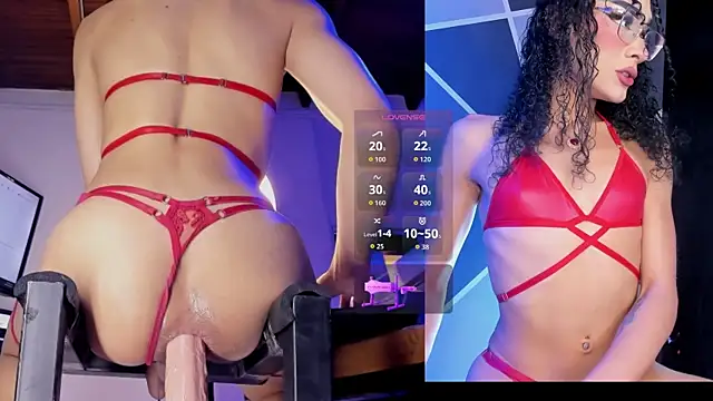 Snapshot of BritannyClaire chatting on October 30, 2025, 9:33 pm BritannyClaire online show from October 30, 2025, 9:33 pm