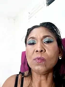 tiffany Bitch online show from January 14, 2026, 11:30 pm