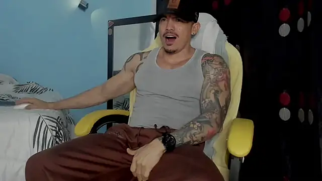 Snapshot of Alex_motta chatting on November 3, 2025, 5:12 am Alex motta online show from November 3, 2025, 5:12 am