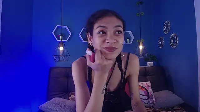 Snapshot of Aurora_ath chatting on February 13, 2026, 7:36 pm Aurora ath online show from February 13, 2026, 7:36 pm