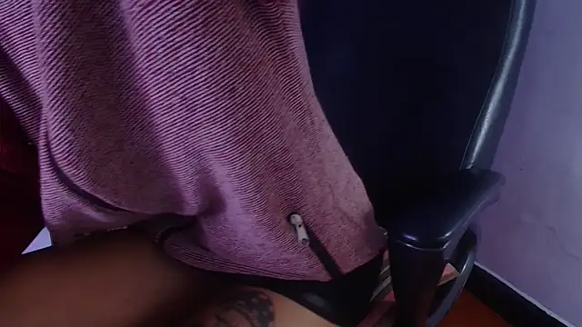 Snapshot of Aurora_ath chatting on February 25, 2026, 4:56 am Aurora ath online show from February 25, 2026, 4:56 am