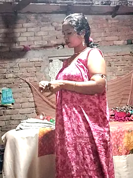 Snapshot of Hotty-dola chatting on March 6, 2025, 3:02 pm Hotty-dola online show from March 6, 2025, 3:02 pm