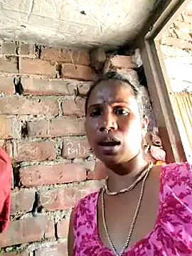 Snapshot of Hotty-dola chatting on March 14, 2025, 5:02 pm Hotty-dola online show from March 14, 2025, 5:02 pm