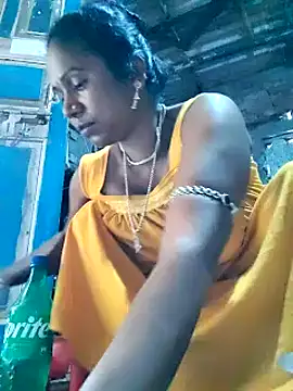 Snapshot of Hotty-dola chatting on March 8, 2025, 5:17 am Hotty-dola online show from March 8, 2025, 5:17 am