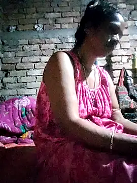 Snapshot of Hotty-dola chatting on February 20, 2025, 4:39 am Hotty-dola online show from February 20, 2025, 4:39 am