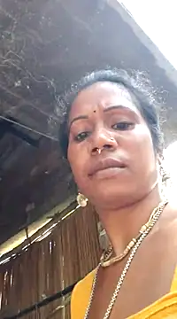 Snapshot of Hotty-dola chatting on March 10, 2025, 4:17 am Hotty-dola online show from March 10, 2025, 4:17 am