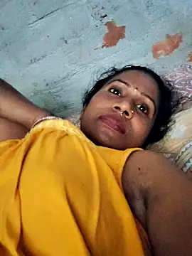 Snapshot of Hotty-dola chatting on March 1, 2025, 8:02 am Hotty-dola online show from March 1, 2025, 8:02 am