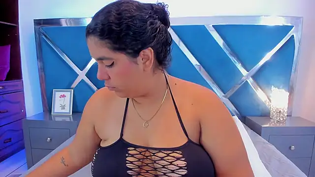 Tiffanymiller00 online show from October 27, 2025, 12:50 pm