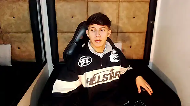 Snapshot of will_star_x chatting on September 9, 2025, 1:42 pm will star x online show from September 9, 2025, 1:42 pm