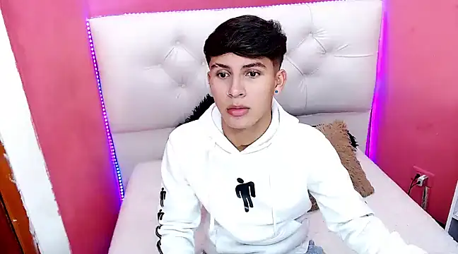 Snapshot of will_star_x chatting on December 11, 2024, 3:05 pm will star x online show from December 11, 2024, 3:05 pm