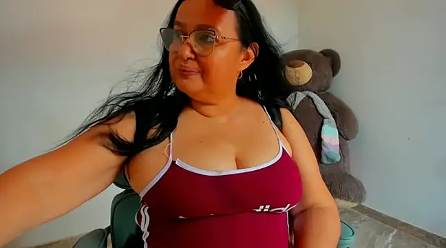 Snapshot of GiaNahomi chatting on March 11, 2025, 3:45 pm GiaNahomi online show from March 11, 2025, 3:45 pm