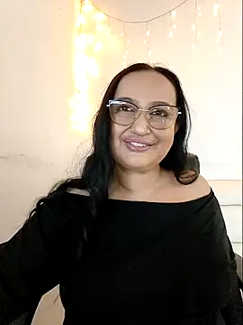 Snapshot of GiaNahomi chatting on January 14, 2025, 4:25 am GiaNahomi online show from January 14, 2025, 4:25 am