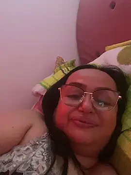 Snapshot of GiaNahomi chatting on January 5, 2025, 7:28 pm GiaNahomi online show from January 5, 2025, 7:28 pm