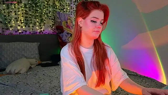 Snapshot of RedVelveten chatting on March 24, 2026, 11:43 am RedVelveten online show from March 24, 2026, 11:43 am