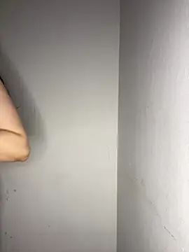 saraajad1 online show from September 12, 2025, 2:34 am