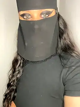 saraajad1 online show from October 17, 2025, 6:43 pm