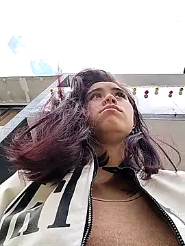 Alexandra 65 online show from December 17, 2025, 2:44 pm