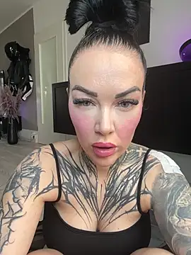 Snapshot of PalinaPr chatting on October 27, 2025, 10:16 am PalinaPr online show from October 27, 2025, 10:16 am