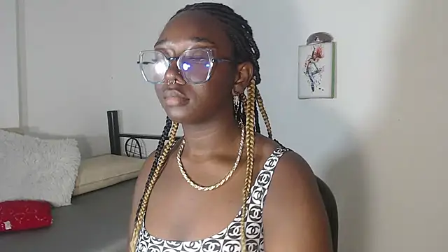 Snapshot of zahhysims chatting on February 26, 2025, 8:06 am zahhysims online show from February 26, 2025, 8:06 am