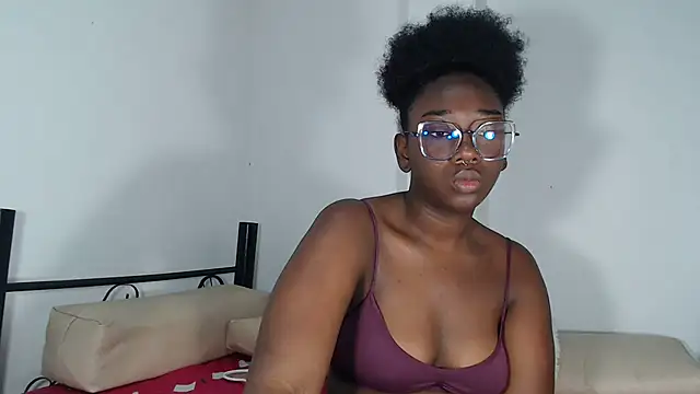 Snapshot of zahhysims chatting on February 19, 2025, 10:45 am zahhysims online show from February 19, 2025, 10:45 am