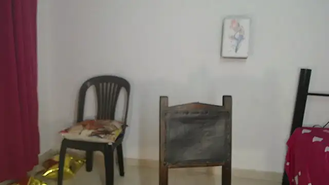 Snapshot of zahhysims chatting on February 13, 2025, 10:34 am zahhysims online show from February 13, 2025, 10:34 am