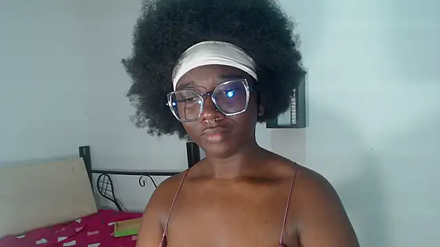 Snapshot of zahhysims chatting on February 23, 2025, 4:13 pm zahhysims online show from February 23, 2025, 4:13 pm